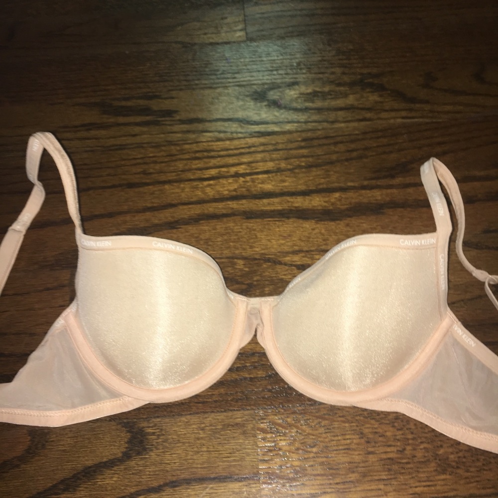 Calvin Klein kinda mesh super cute and light